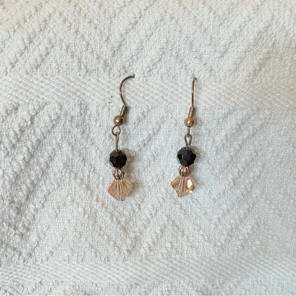 Beaded dangle earrings - Picture 3 of 3